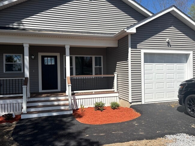 60 Osgood Ave in Dracut, MA - Building Photo - Building Photo