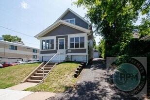 4015 Marcy St in Omaha, NE - Building Photo