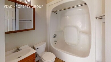 1372 Indianola Ave in Columbus, OH - Building Photo - Building Photo