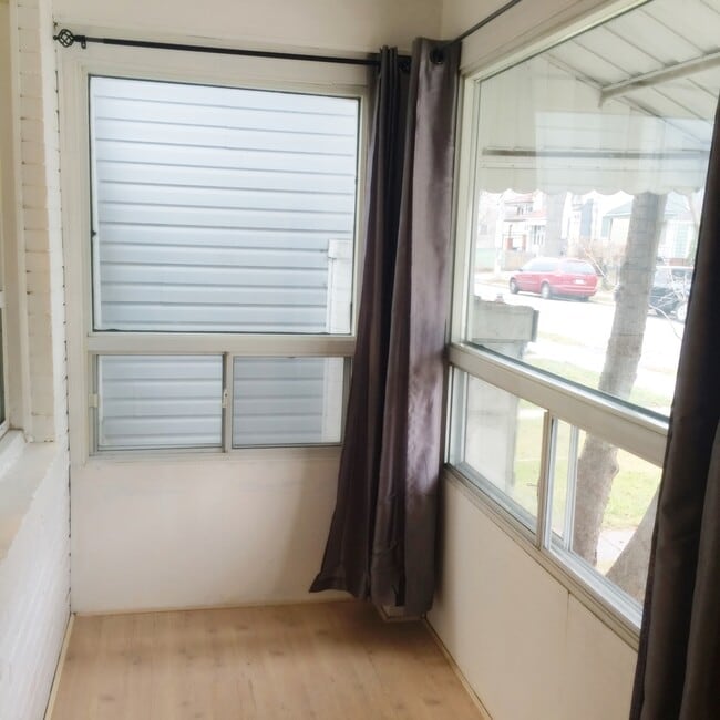 65 King Edward Av in Toronto, ON - Building Photo - Building Photo