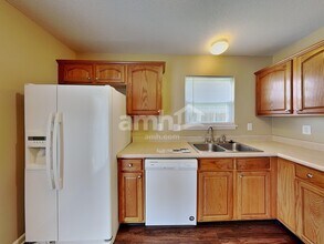 3736 White Cliff Way in Whitestown, IN - Building Photo - Building Photo