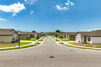 808 SE 14th Ave in Ruskin, FL - Foto de edificio - Building Photo