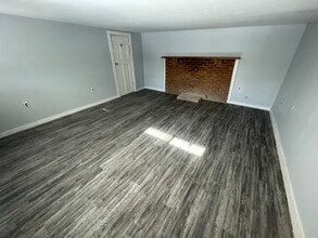 308 Stewart St in Rossville, IL - Building Photo - Building Photo