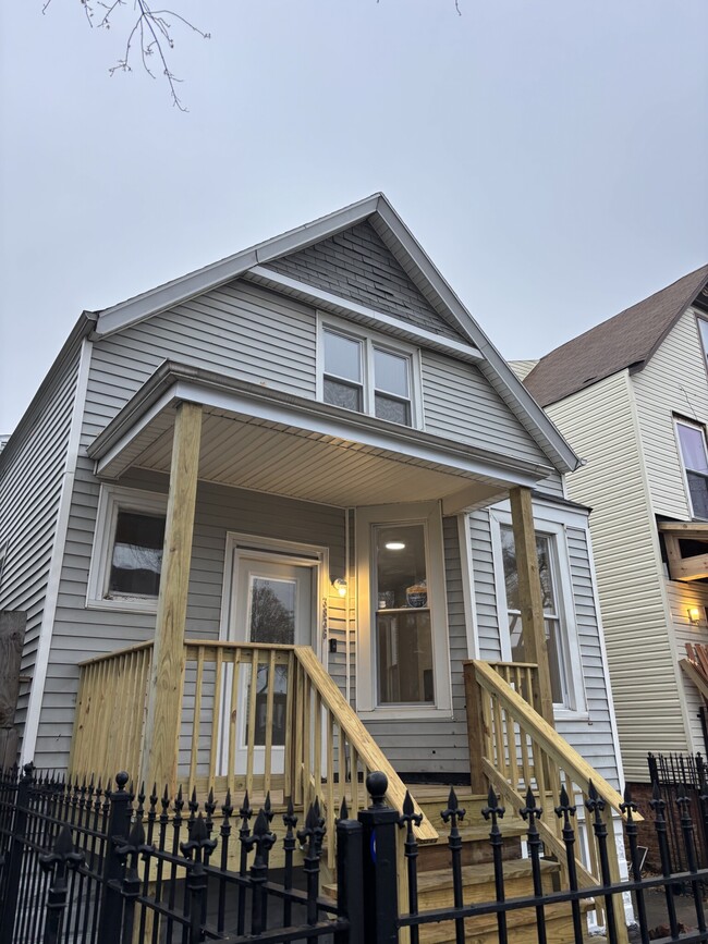 3836 W Wabansia Ave in Chicago, IL - Building Photo - Building Photo