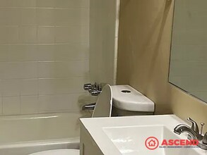 408 Wilkins St in Bakersfield, CA - Building Photo - Building Photo