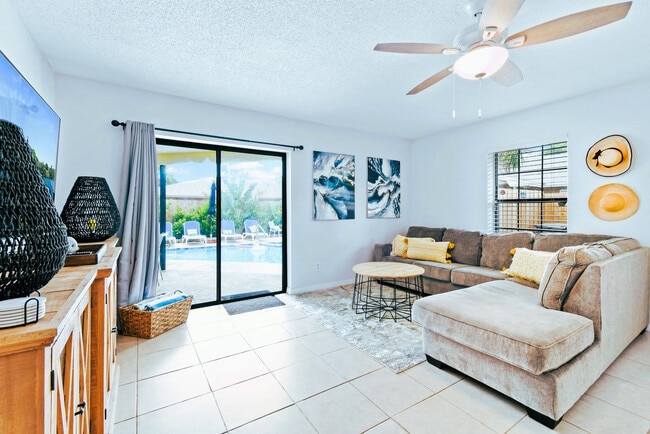9130 E Highland Pines Blvd in Palm Beach Gardens, FL - Building Photo - Building Photo