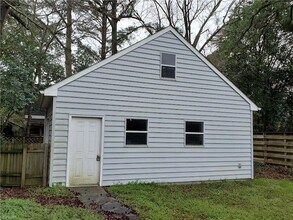 1600 Cedar Ln in Norfolk, VA - Foto de edificio - Building Photo