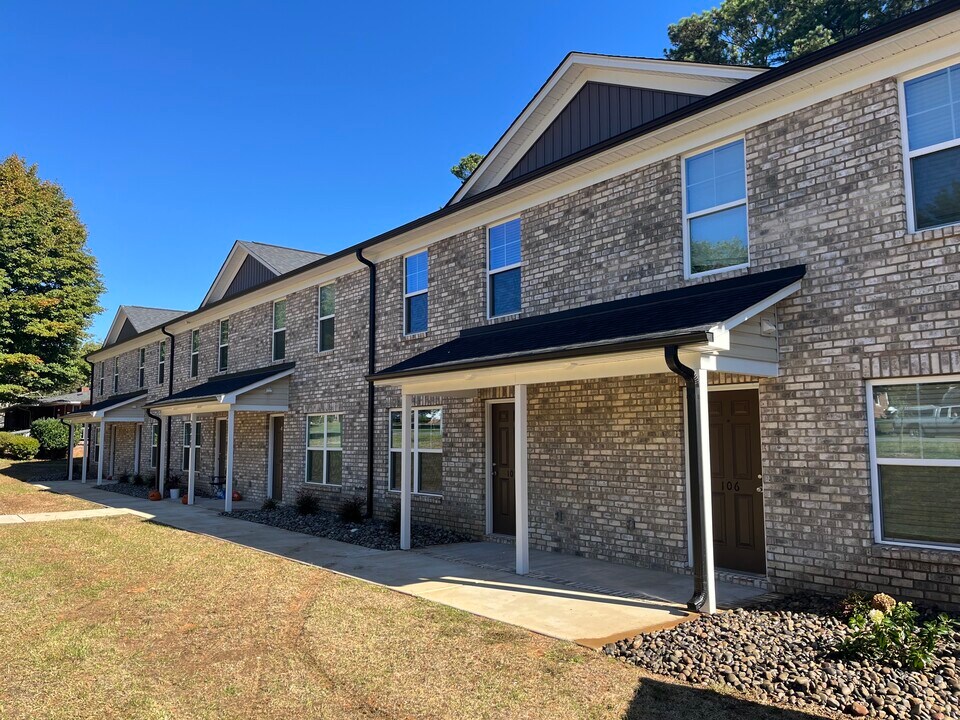 2008 E Innes St in Salisbury, NC - Building Photo