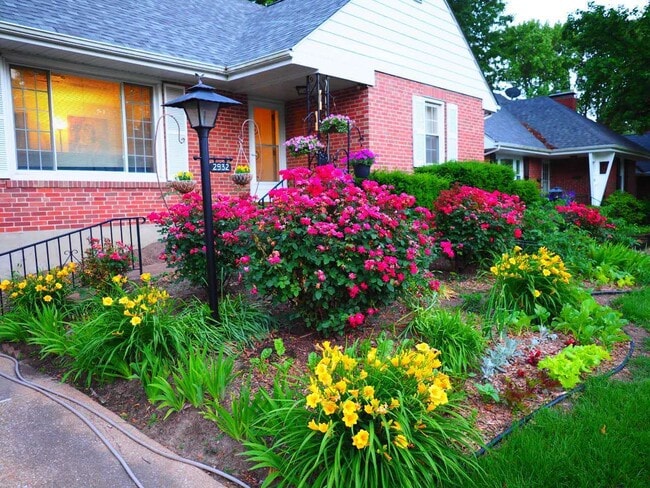 property at 2932 Delavan Dr