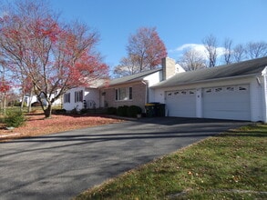 6 Greenfield Dr in Ansonia, CT - Building Photo - Building Photo