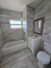 3970 NW 171 Terrace in Miami Gardens, FL - Building Photo - Building Photo