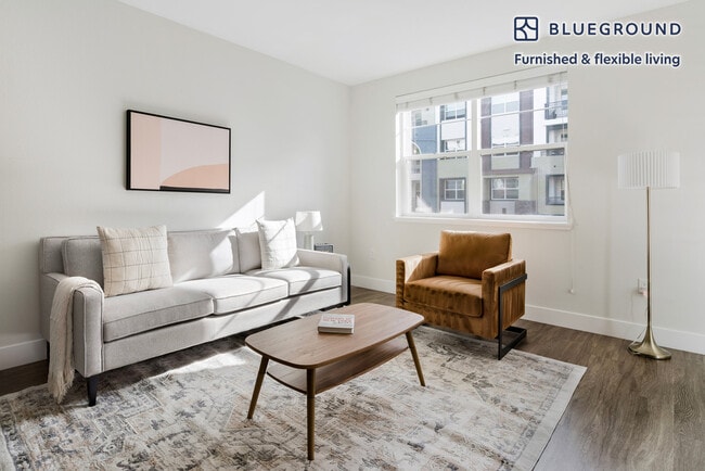 3889 Artist Walk Common