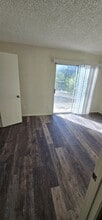504 Sacramento Ave, Unit Humble Living in Red Bluff, CA - Foto de edificio - Building Photo