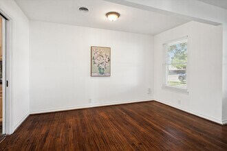 2952 Eric Ln, Unit 607 in Farmers Branch, TX - Building Photo - Building Photo