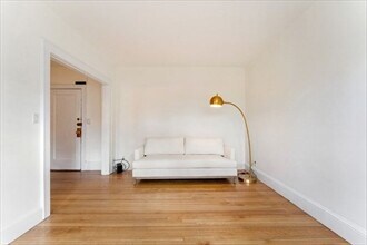 20 Concord Ave, Unit 6 in Cambridge, MA - Foto de edificio - Building Photo