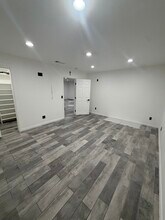 2207 S Burnside Ave in Los Angeles, CA - Building Photo - Building Photo