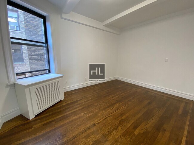 WEST 68 STREET, Unit 5B in New York, NY - Foto de edificio - Building Photo