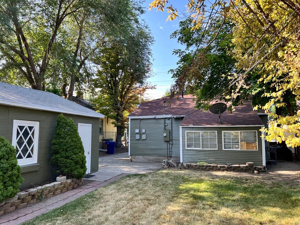 547 E 2700 S, Unit Apartment B in Salt Lake City, UT - Building Photo