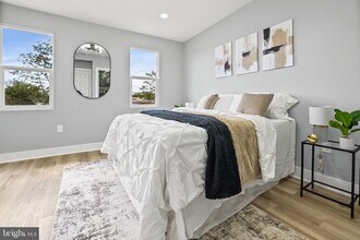 1607 E Lanvale St in Baltimore, MD - Foto de edificio - Building Photo