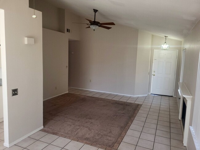 39698 Del Val Dr in Murrieta, CA - Building Photo - Building Photo