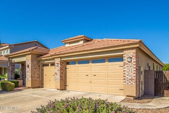 14440 W Redfield Rd in Surprise, AZ - Building Photo - Building Photo