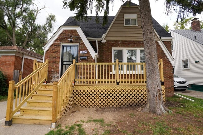 property at 14919 Lesure St