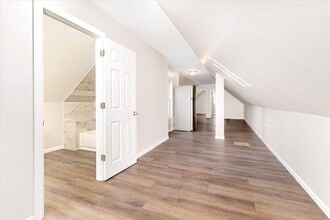 2246 S Albany Ave, Unit 4F in Chicago, IL - Building Photo - Building Photo