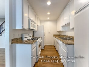 4071 McLaughlin Ave in Los Angeles, CA - Foto de edificio - Building Photo