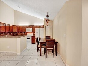 1165 Summit Trail Cir in West Palm Beach, FL - Foto de edificio - Building Photo