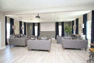 Waterford Grove Apartments in Houston, TX - Foto de edificio - Building Photo