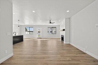 551 S Teton Ave, Unit House in Sugar City, ID - Building Photo - Building Photo