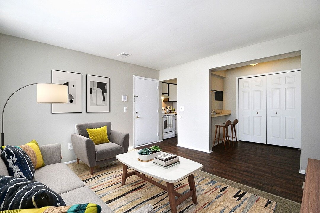 Carlyle Place in Clinton Township, MI - Building Photo