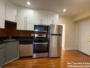 73 Thatcher St in Brookline, MA - Building Photo - Building Photo