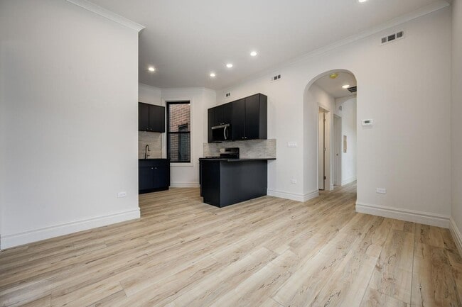property at 1710 W Belmont Ave
