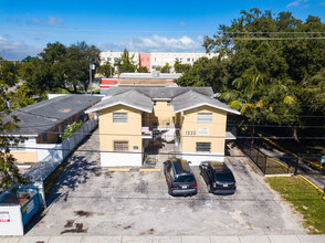 1833 NW 35th St in Miami, FL - Building Photo - Building Photo