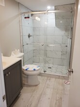 2204 W Ainslie St in Chicago, IL - Building Photo - Building Photo