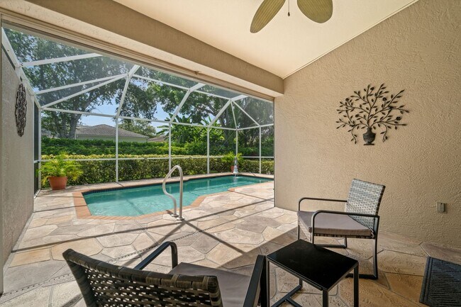 property at 8167 Ibis Cove Cir