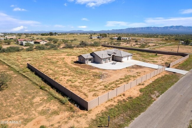 8373 E Sunwing Ridge Dr in Hereford, AZ - Building Photo - Building Photo