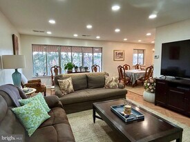 18624 Walkers Choice Rd in Montgomery Village, MD - Building Photo