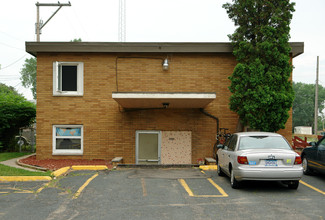 2956 Rice St in Little Canada, MN - Building Photo - Building Photo