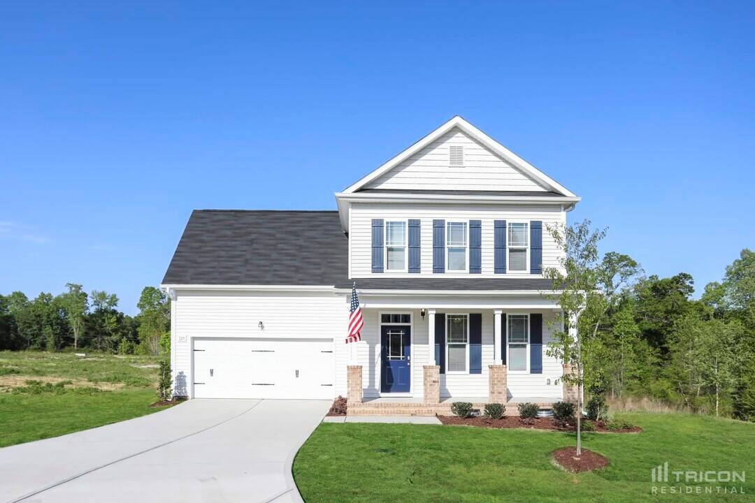 129 Seedling Ct in Zebulon, NC - Building Photo
