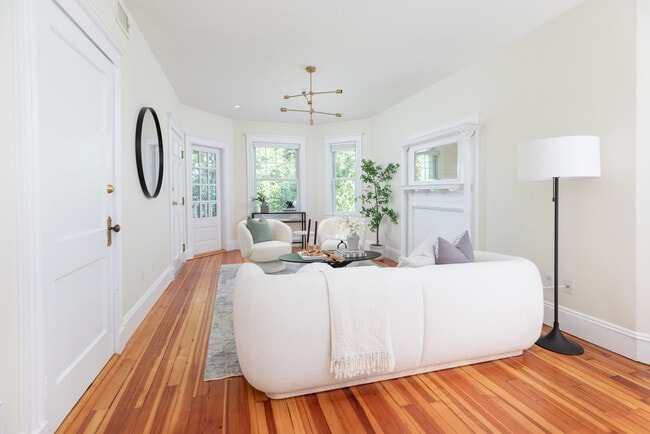 106 Browne St in Brookline, MA - Building Photo - Building Photo