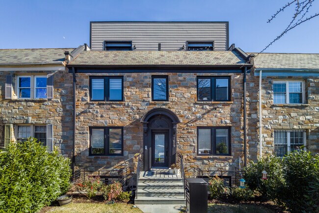 1609 Holbrook St NE in Washington, DC - Foto de edificio - Building Photo