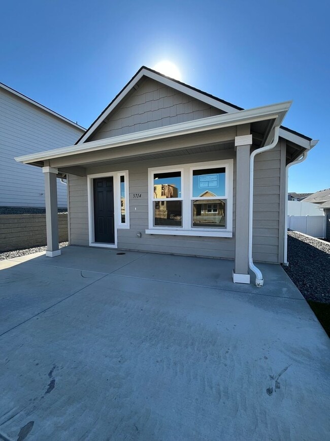property at 3714 S Quay St
