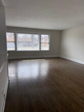 8534 W Sunnyside Ave in Chicago, IL - Building Photo - Building Photo
