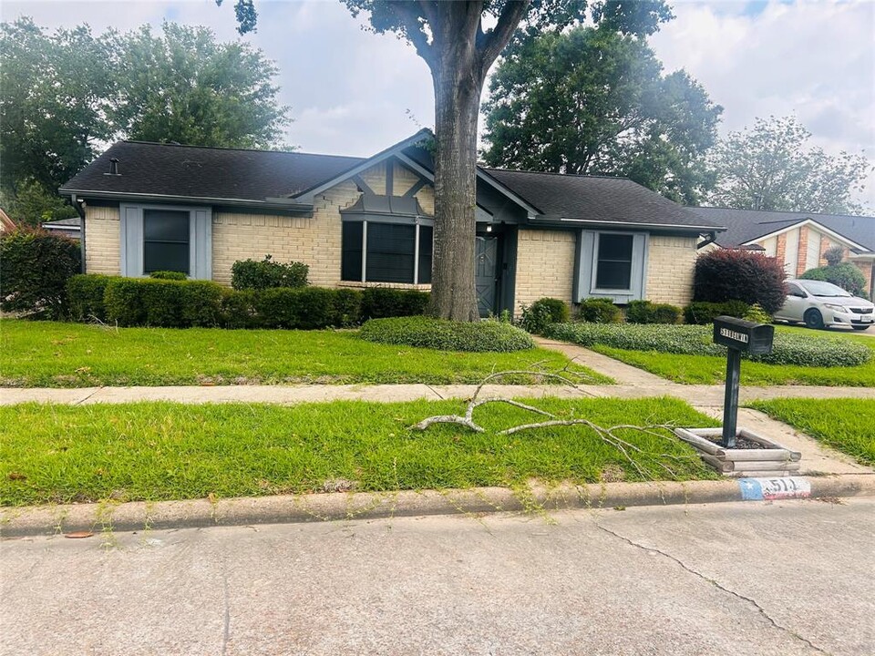 511 Belwin Dr in Katy, TX - Foto de edificio
