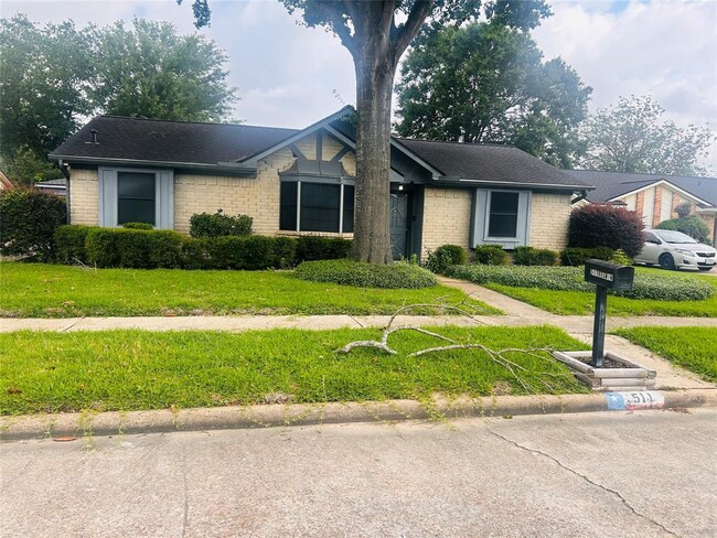 property at 511 Belwin Dr