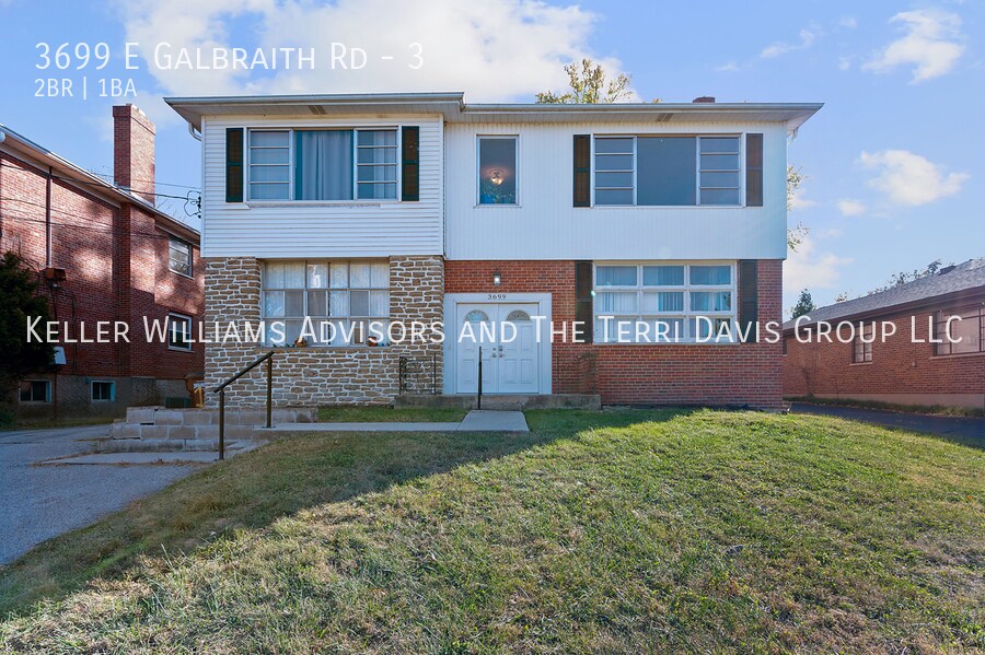 3699 E Galbraith Rd in Cincinnati, OH - Building Photo