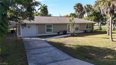 4474 E Riverside Dr in Ft. Myers, FL - Building Photo - Building Photo