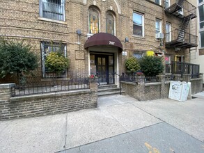 707 W 171st St in New York, NY - Building Photo - Building Photo